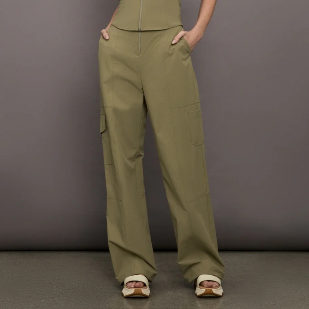 Bandier Quincy Cargo Pant Aloe Green